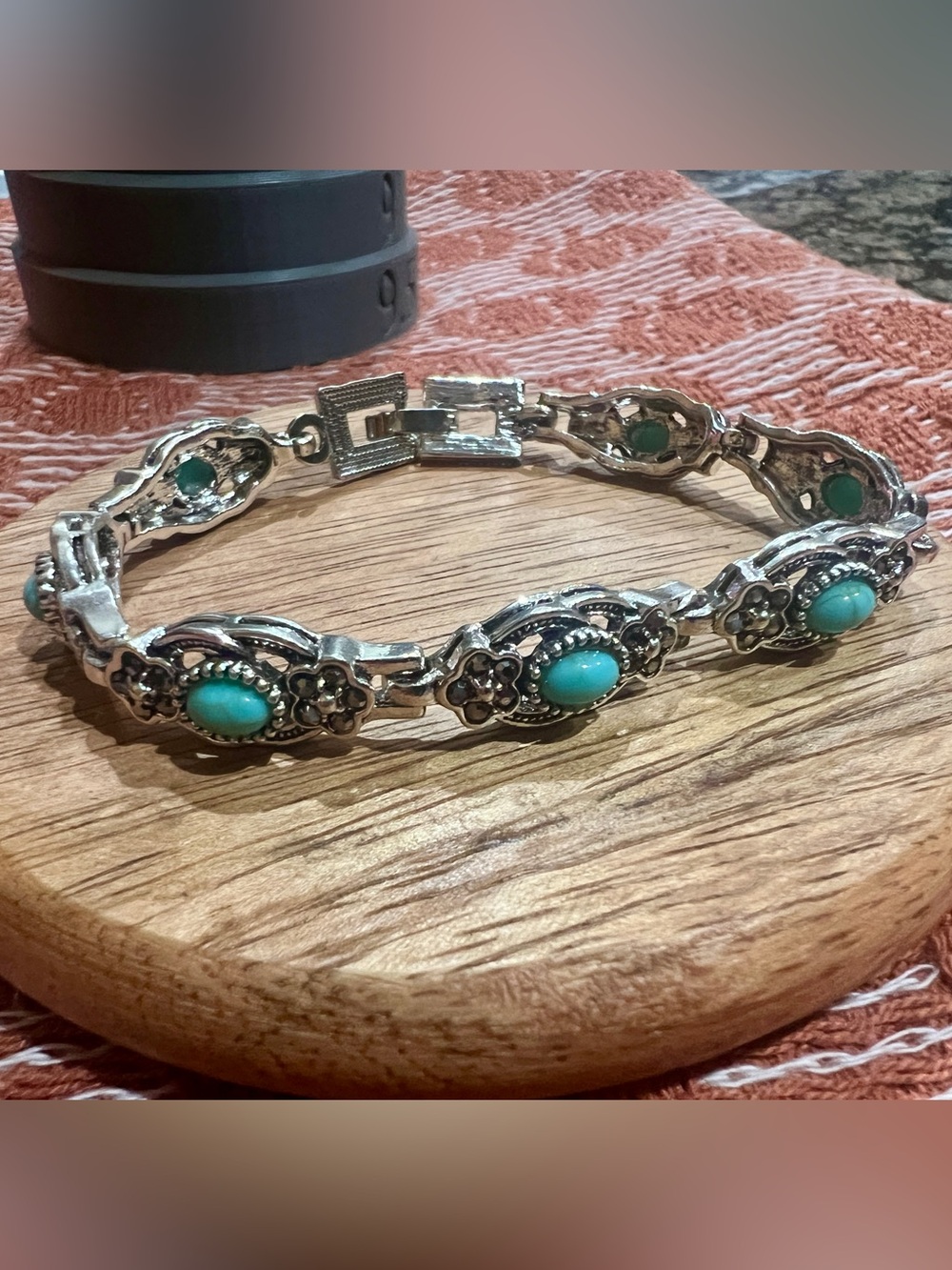 Turquoise-colored Cabochon stone Silver-tone Floral Link Bracelet Size 7